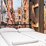 Hostel Vola *